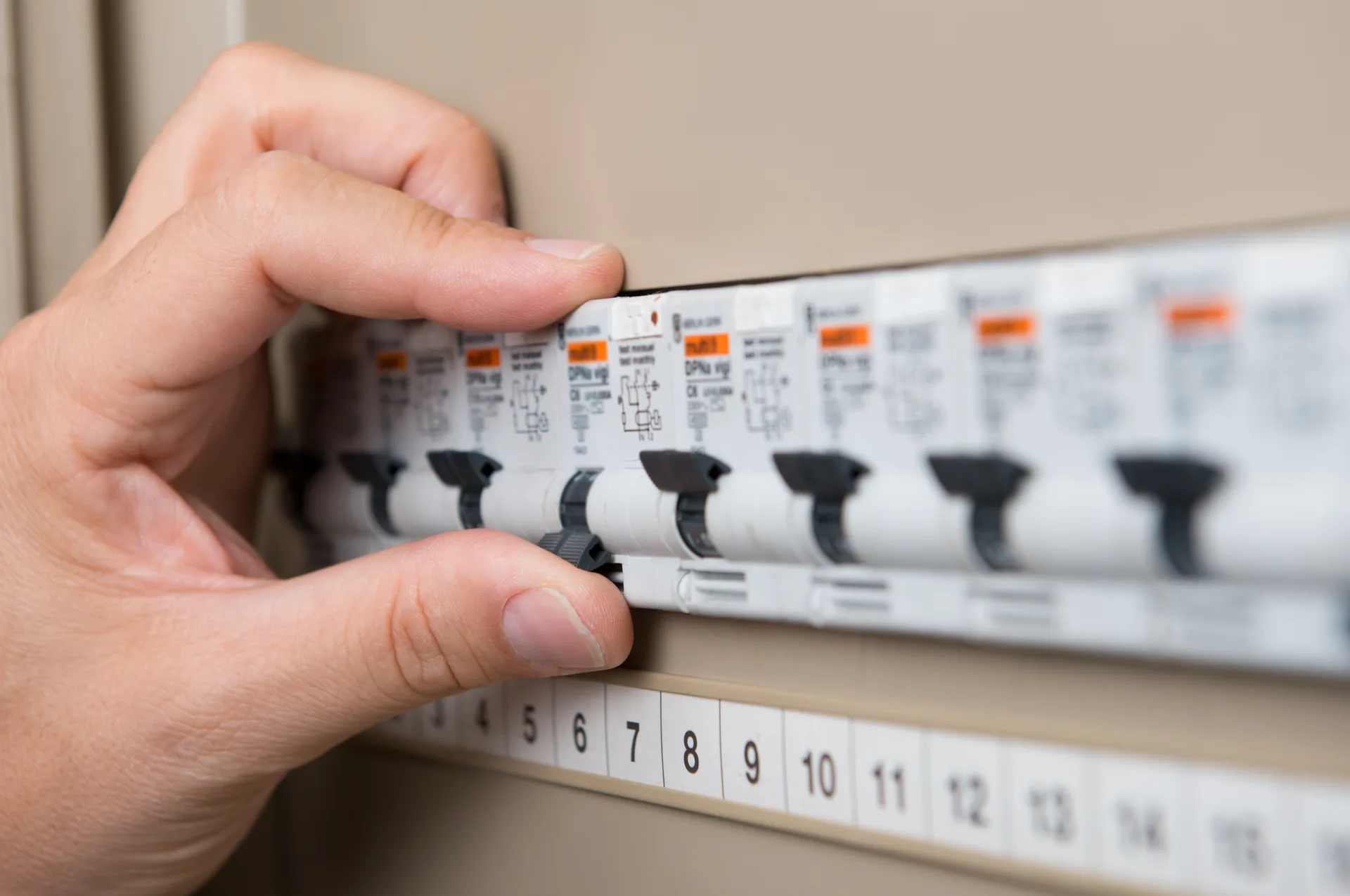 Electrician Warners Bay, licensed electricians serving Warners Bay